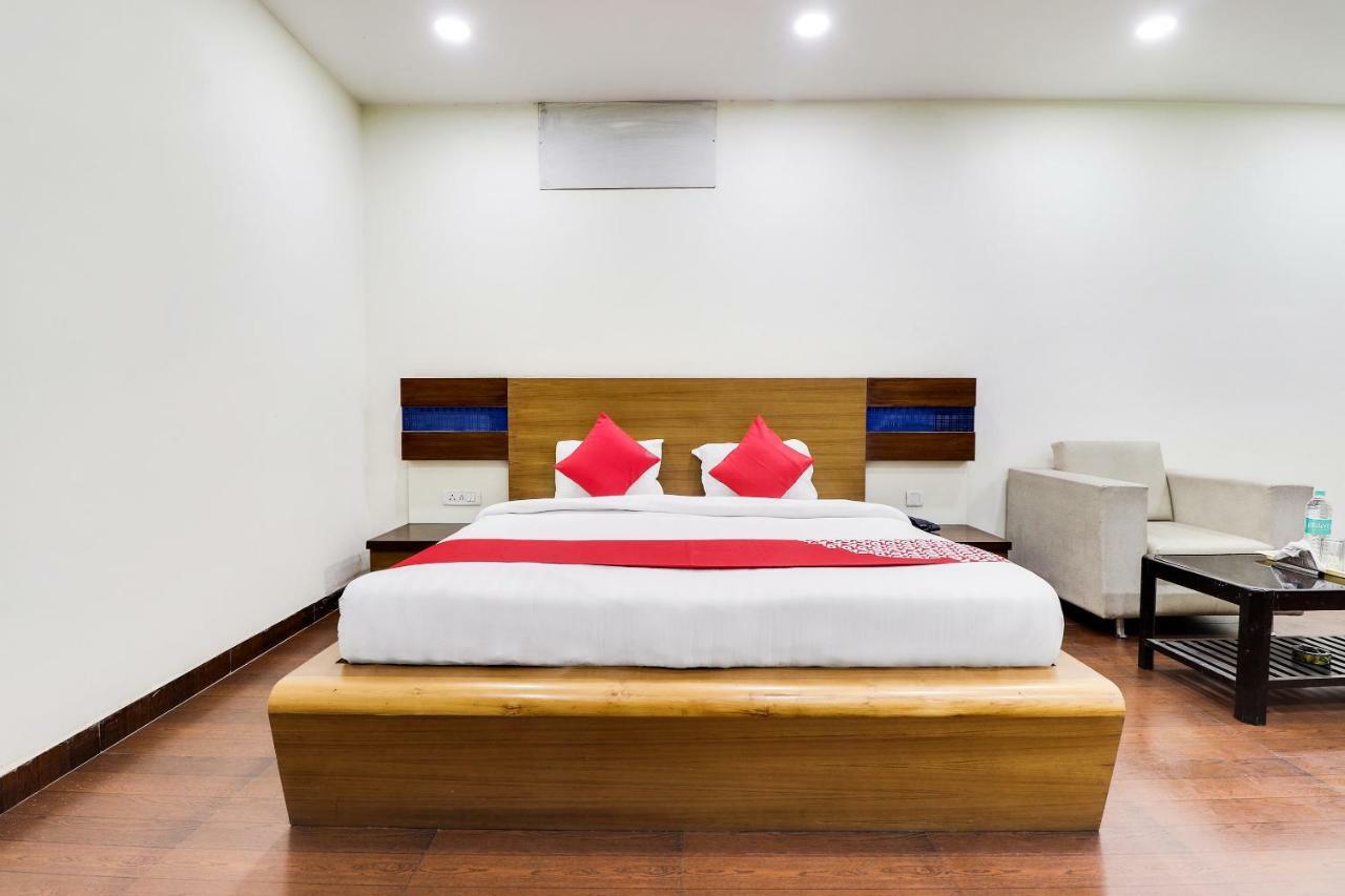 Oyo 43936 Hotel Rajputana Palace Farrukhabad Pokoj fotografie